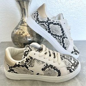 AWS Layla Faux Snake Skin Gold White Sneaker Size 6 Faux Havanas Golden Goose